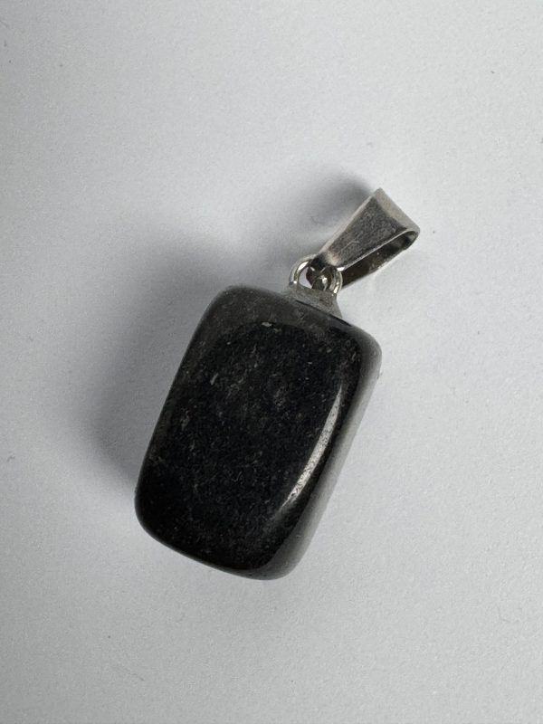 Ciondolo in Shungite – Purificazione, Protezione, Radicamento profondo